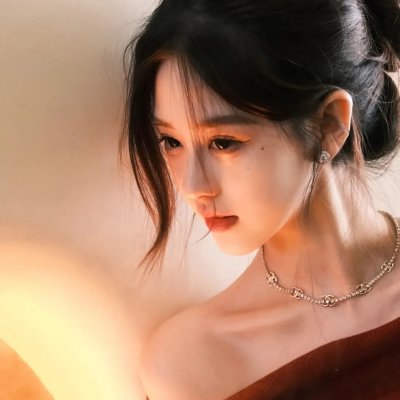 隔楼女孩：我们之间的层距